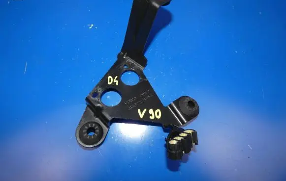 Volvo S90, V90 ABS pump bracket 31387278