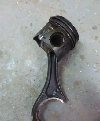 Jeep Grand Cherokee (WK) Piston with connecting rod