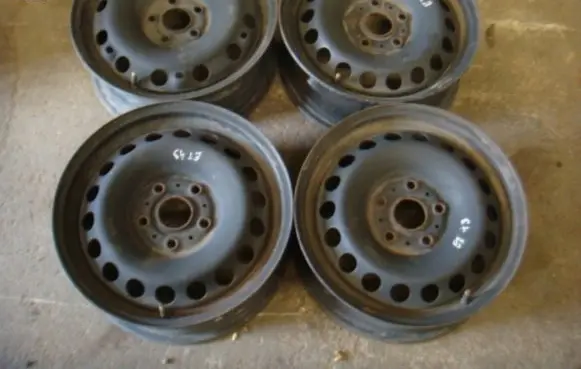 Volkswagen Golf VI R15 steel rim 