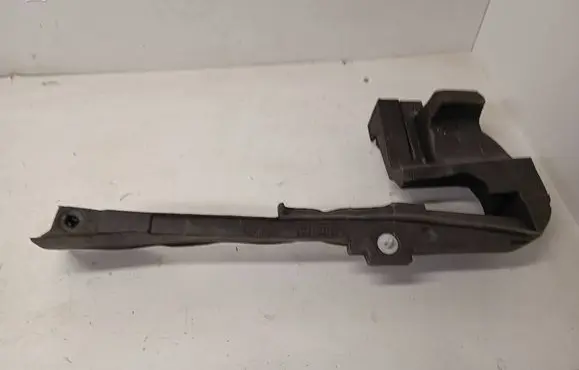 Porsche Macan (95B) Other engine bay part 95B823731A 95B823731