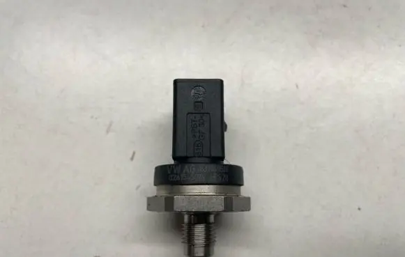Fuel pressure sensor
