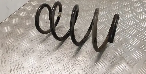 Volkswagen Golf VII Front coil spring