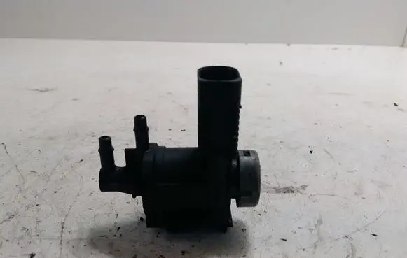 Volkswagen Golf VI Vacuum valve 1K0906283A