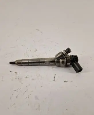 BMW 3 F30 F35 F31 Fuel injector 0445110480