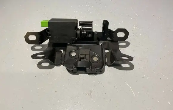 Volvo C30 Tailgate/trunk/boot lock/catch/latch 30784739