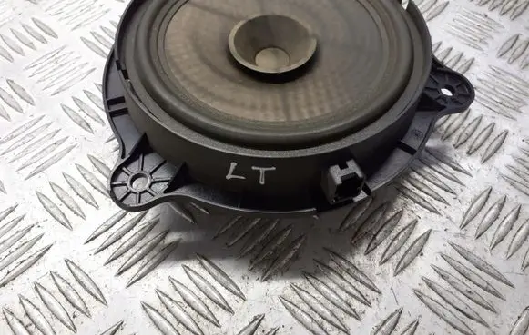 Nissan Micra Subwoofer speaker