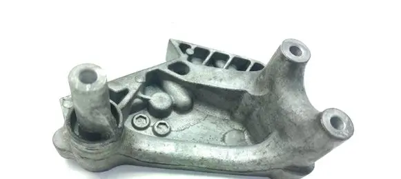 Volkswagen Touran III Engine mounting bracket 04L199207