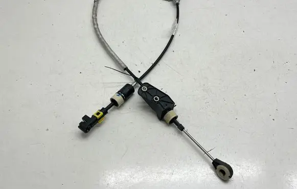 Volvo S60 Gear shift cable linkage 31492811