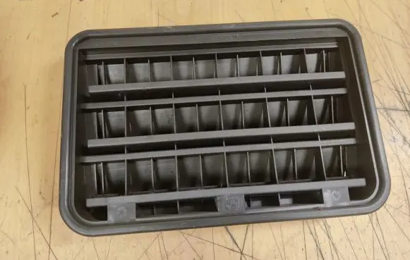 BMW X5 E53 Quarter panel pressure vent 64228377280