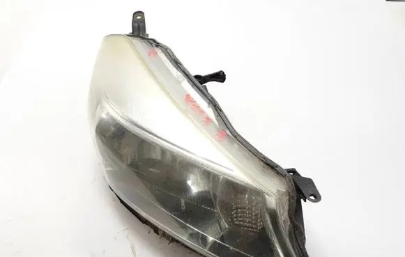 Toyota Yaris Headlight/headlamp adsf