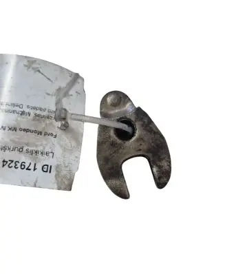 Ford Mondeo MK IV Fuel Injector clamp holder