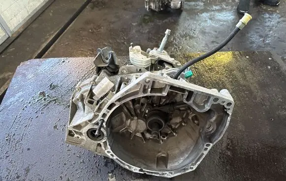 Renault Kangoo II Manual 6 speed gearbox TL4084