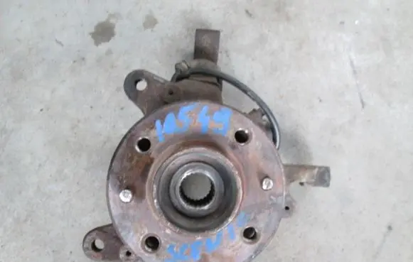 Renault Scenic I Front wheel hub spindle knuckle