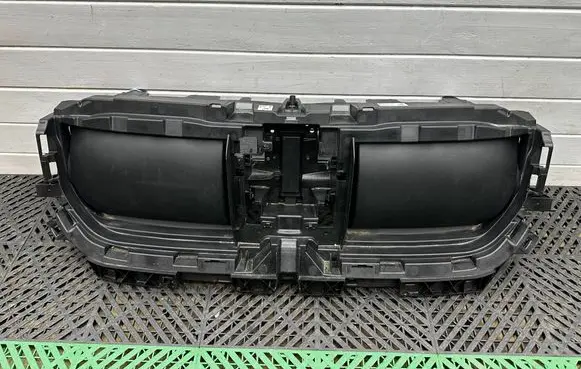 BMW X1 U11 Radiator trim 5A112F8 T403424K