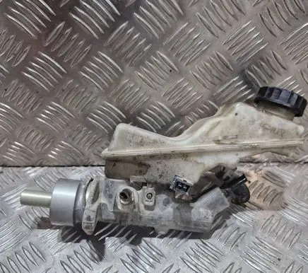 Toyota Avensis T250 Master brake cylinder 25113479