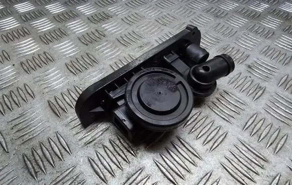 Audi A4 S4 B7 8E 8H Breather valve 06F129101 06F129101N