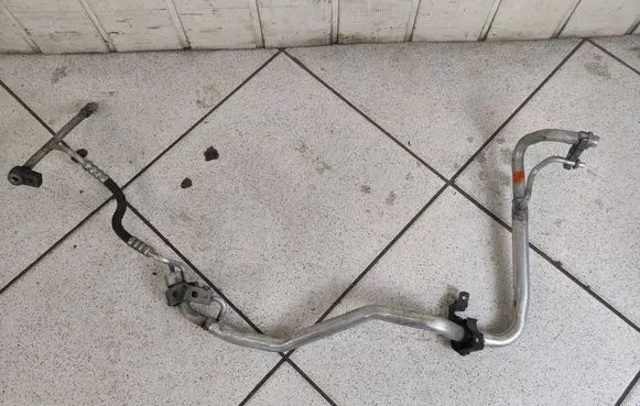 Air conditioning (A/C) pipe/hose