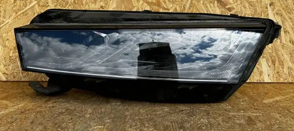 Skoda Octavia Mk4 Headlight/headlamp 5E4941015A 3162718