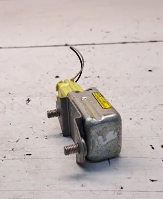 Toyota Prius (XW20) Airbag deployment crash/impact sensor 8986047040 1879000892