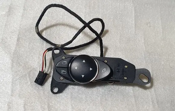 Mercedes-Benz E W211 Wing mirror switch A2118216179 03211036