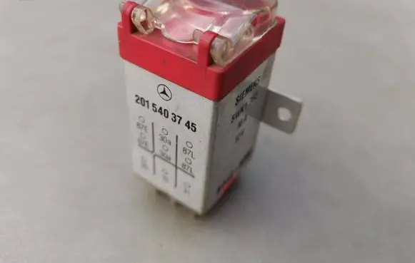 Mercedes-Benz S W126 Other relay 2015403745 30625066 5WK1762