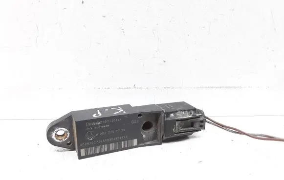 Mercedes-Benz E W211 Airbag deployment crash/impact sensor A0028202726