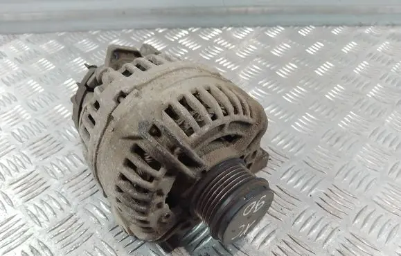 Volvo XC90 Generator/alternator 30658085 0124525060