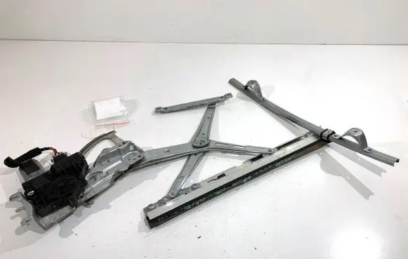 Opel Astra H Front door window regulator with motor 13101480