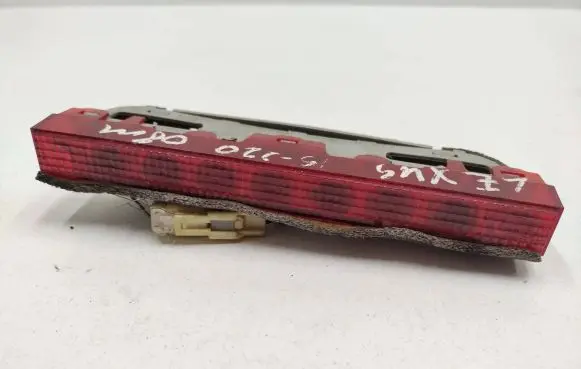Lexus IS 220D-250-350 Third/center stoplight