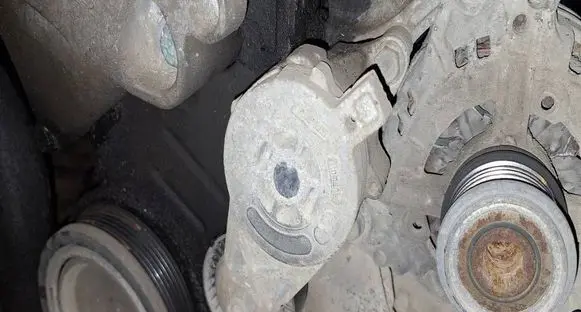 Audi A3 S3 8P Generator/alternator belt tensioner 