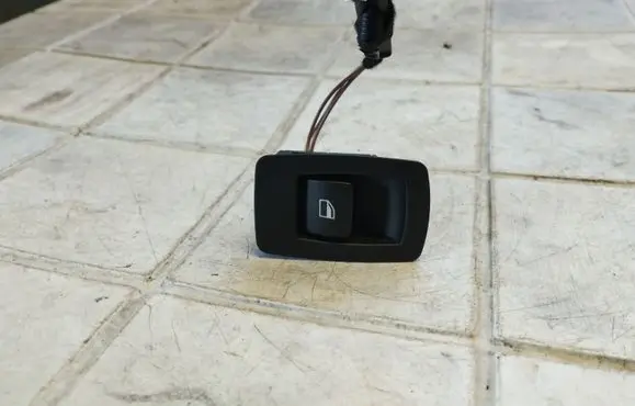BMW 1 E81 E87 Electric window control switch 6945874