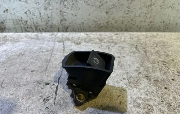 Toyota Avensis T270 Hand parking brake switch 8439005020