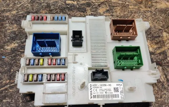 Volvo XC60 Fuse module 31254837AC
