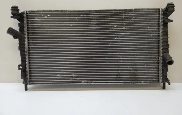 Ford Focus C-MAX Coolant radiator 3M5H8005TL