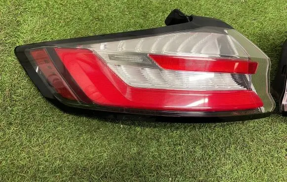 Ford Edge II Rear/tail lights KT4B13405