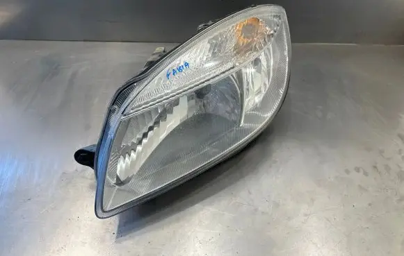 Skoda Fabia Mk2 (5J) Headlight/headlamp 24783100