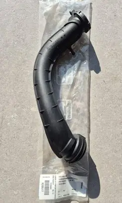 Volkswagen PASSAT B6 Intercooler hose/pipe 03C145673M