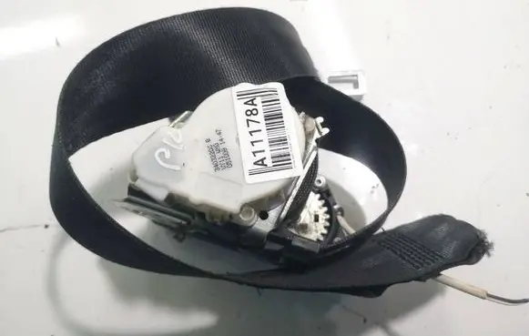 Volkswagen PASSAT CC Front seatbelt 