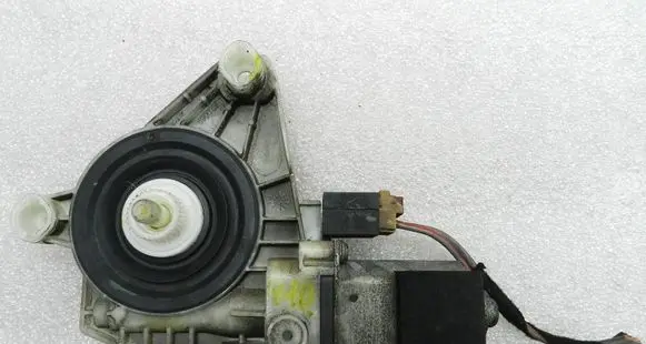 Volkswagen PASSAT B8 Rear door window regulator motor 5Q4959802D 5Q4959802