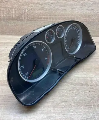 Volkswagen PASSAT B5 Speedometer (instrument cluster) 3B0920806A 110080136 004