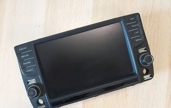 Radio/CD/DVD/GPS head unit