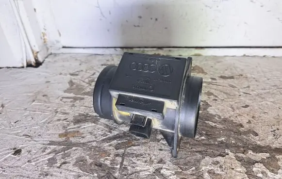 Audi A4 S4 B5 8D Mass air flow meter 71822101 074906461