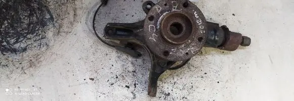 Citroen C4 I Picasso Front wheel hub