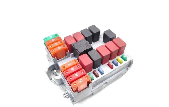 Peugeot Boxer Fuse module 1388601080