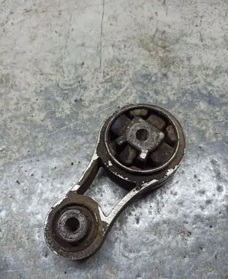 Opel Vivaro Engine mount bracket