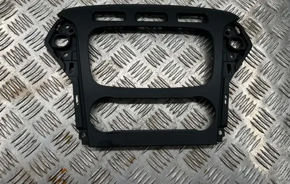 Ford Mondeo MK IV Radio/GPS head unit trim BS7118522