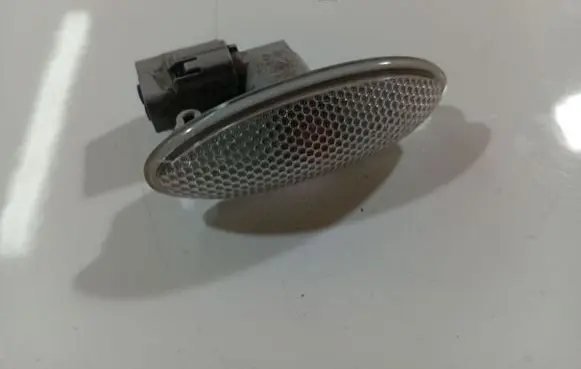 Toyota Auris 150 Front fender indicator light 12513