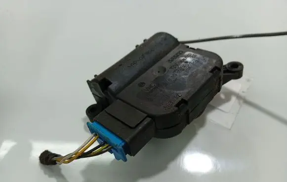 Seat Toledo III (5P) Air flap motor/actuator 0132801345