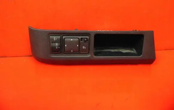 Nissan Micra Wing mirror switch 68485AX700