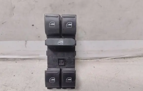 Volkswagen PASSAT B7 Electric window control switch 1K4959857B